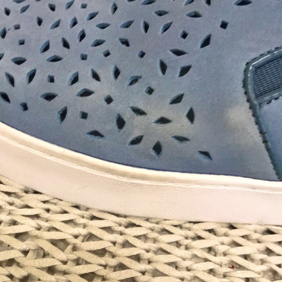 Vionic Splendid Midi Perforated Slip-On Blue - Picture 13 of 16